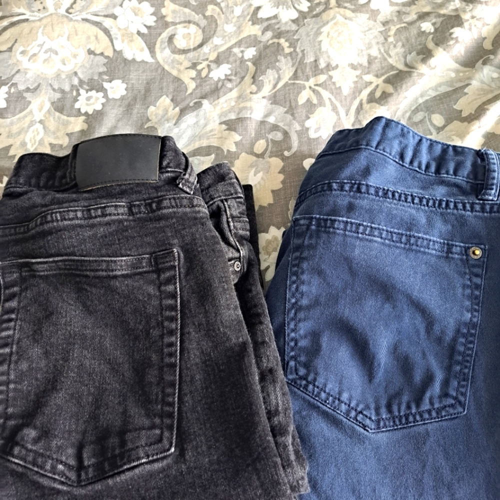 A bundle of 2 Men's jeans and pants